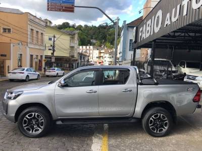 TOYOTA - HILUX - 2025/2025 - Prata - Sob Consulta