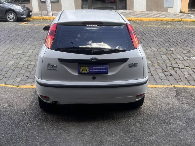 FORD - FOCUS - 2008/2008 - Branca - Sob Consulta