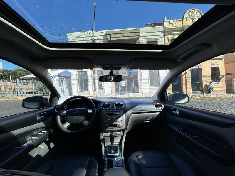 FORD - FOCUS - 2012/2013 - Prata - Sob Consulta