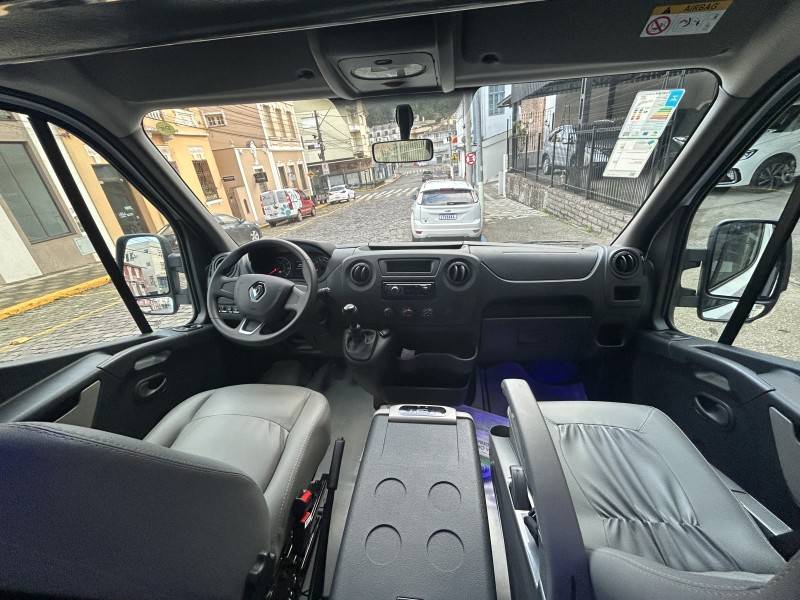 RENAULT - MASTER - 2024/2025 - Branca - Sob Consulta