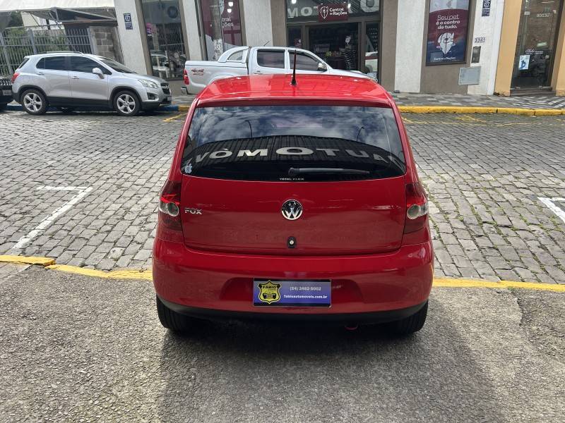 VOLKSWAGEN - FOX - 2009/2009 - Vermelha - Sob Consulta