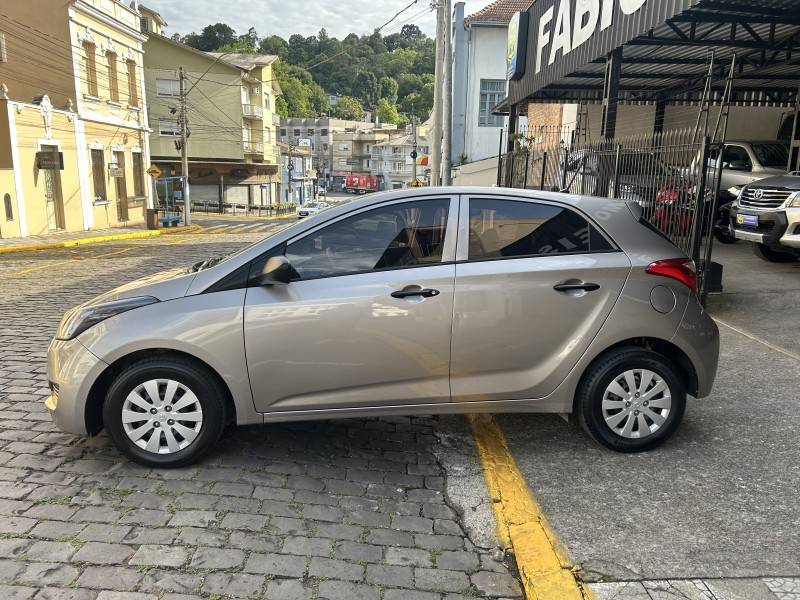 HYUNDAI - HB20 - 2016/2017 - Prata - Sob Consulta