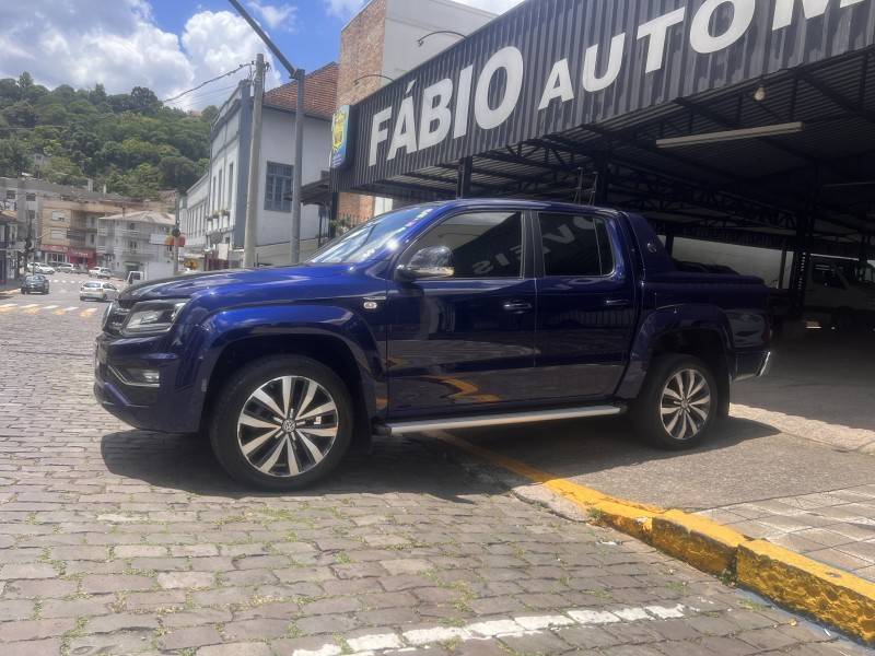 VOLKSWAGEN - AMAROK - 2021/2021 - Azul - R$ 210.000,00