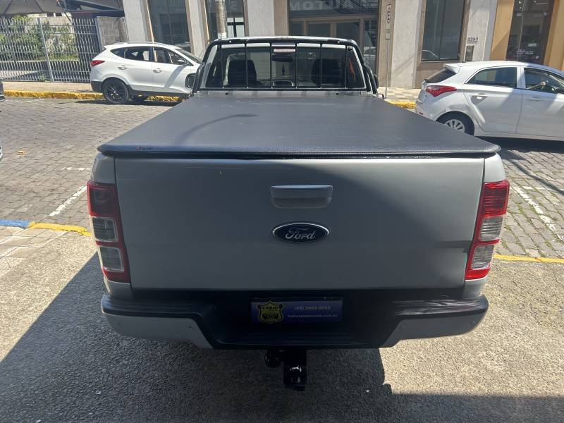 FORD - RANGER - 2013/2013 - Prata - Sob Consulta