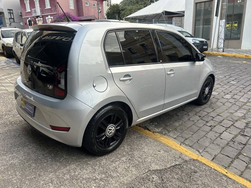 VOLKSWAGEN - UP - 2017/2018 - Prata - R$ 63.000,00