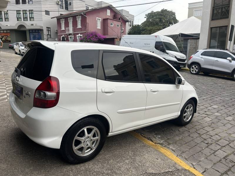 HONDA - FIT - 2006/2007 - Branca - Sob Consulta