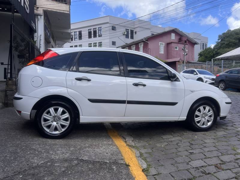 FORD - FOCUS - 2008/2008 - Branca - Sob Consulta
