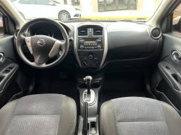NISSAN - VERSA - 2017/2018 - Branca - Sob Consulta