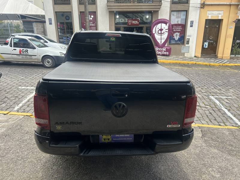 VOLKSWAGEN - AMAROK - 2020/2020 - Preta - Sob Consulta